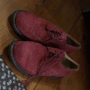 Sperry Suede Red Wing Tips